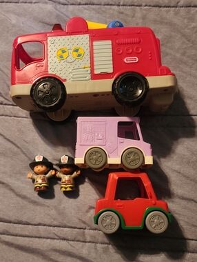 Fisher-Price Red and Purple Rescue Vehicle Bundle with Figures